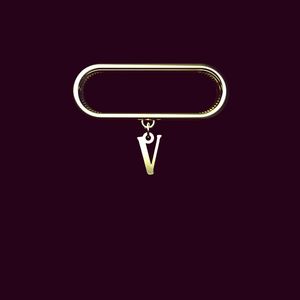 آویز ساعت طلا 18 عیار زنانه مدوپد مدل حرف v کد sl1 1660
