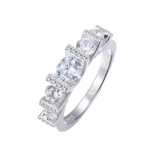 انگشتر نقره زنانه کوبیک مدل qr 4703