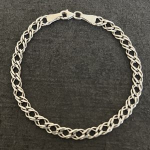 دستبند نقره زنانه گیرا مدل g464