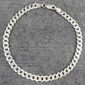 دستبند نقره زنانه گیرا مدل g467