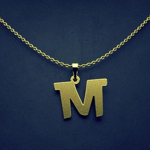 گردنبند طلا 18 عیار زنانه گالری طلا توسطی مدل حرف m کد 135963