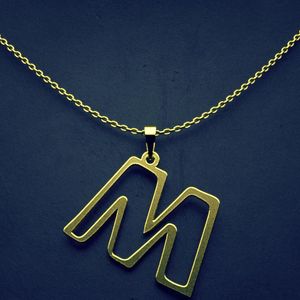 گردنبند طلا 18 عیار زنانه گالری طلا توسطی مدل حرف m کد 1aa9ad
