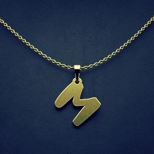 گردنبند طلا 18 عیار زنانه گالری طلا توسطی مدل حرف m کد 5281fa