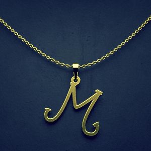 گردنبند طلا 18 عیار زنانه گالری طلا توسطی مدل حرف m کد 63d407