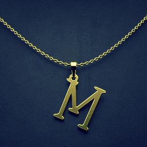 گردنبند طلا 18 عیار زنانه گالری طلا توسطی مدل حرف m کد d03dc6