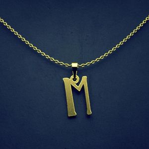 گردنبند طلا 18 عیار زنانه گالری طلا توسطی مدل حرف m کد d82322