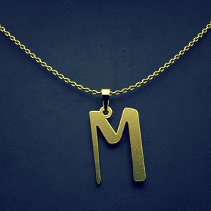 گردنبند طلا 18 عیار زنانه گالری طلا توسطی مدل حرف m کد e06a52