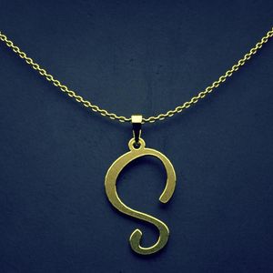 گردنبند طلا 18 عیار زنانه گالری طلا توسطی مدل حرف s کد 1bea3a