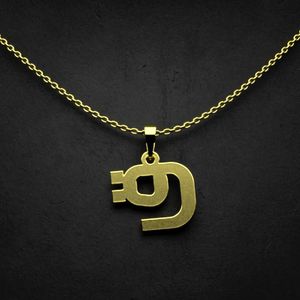 گردنبند طلا 18 عیار زنانه گالری طلا توسطی مدل حرف ق کد c507de