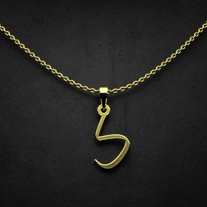گردنبند طلا 18 عیار زنانه گالری طلا توسطی مدل حرف ک کد 7cd1cc