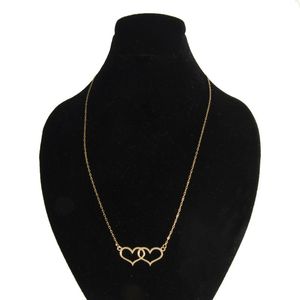 گردنبند طلا کم اجرت 18 عیار زنانه با زنجیر حلقه‌ای (فلامینگو) نگین مدل دو قلب
