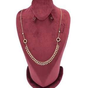 گردنبند طلا کم اجرت 18 عیار زنانه با طرح حلقه‌ای (فلامینگو) طلا و شمش برلیان مدل پولکی طرح بیضی کد ۳