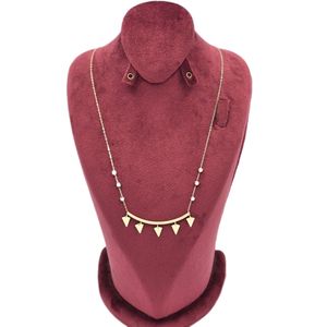 گردنبند طلا کم اجرت 18 عیار زنانه با طرح حلقه‌ای (فلامینگو) طلا و شمش برلیان مدل یونانی با آویز طرح قلب
