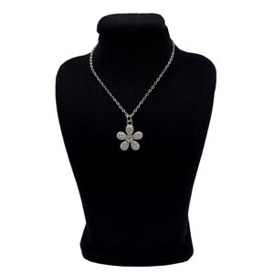 گردنبند نقره زنانه مدل فلاور