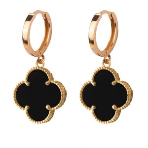 گوشواره حلقه ای طلا 18 عیار زنانه درنیتا گلد مدل ونکلیف سنگ اونیکس کد 297xe