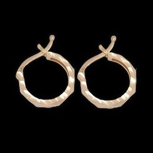 گوشواره حلقه‌ای طلا کم اجرت  18 عیار زنانه ناریا مدل ناری کد m7