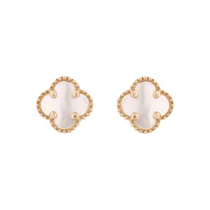 گوشواره میخی طلا 18 عیار زنانه گلدم مدل e 3090022