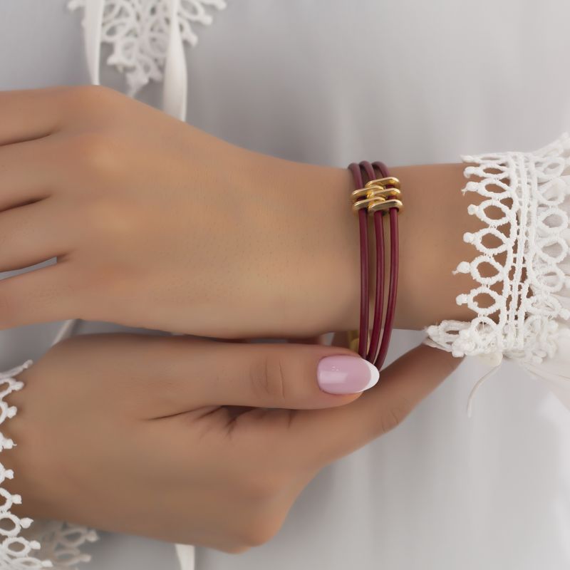 دستبند چرم و طلا 18 عیار زنانه تاج مدل g302