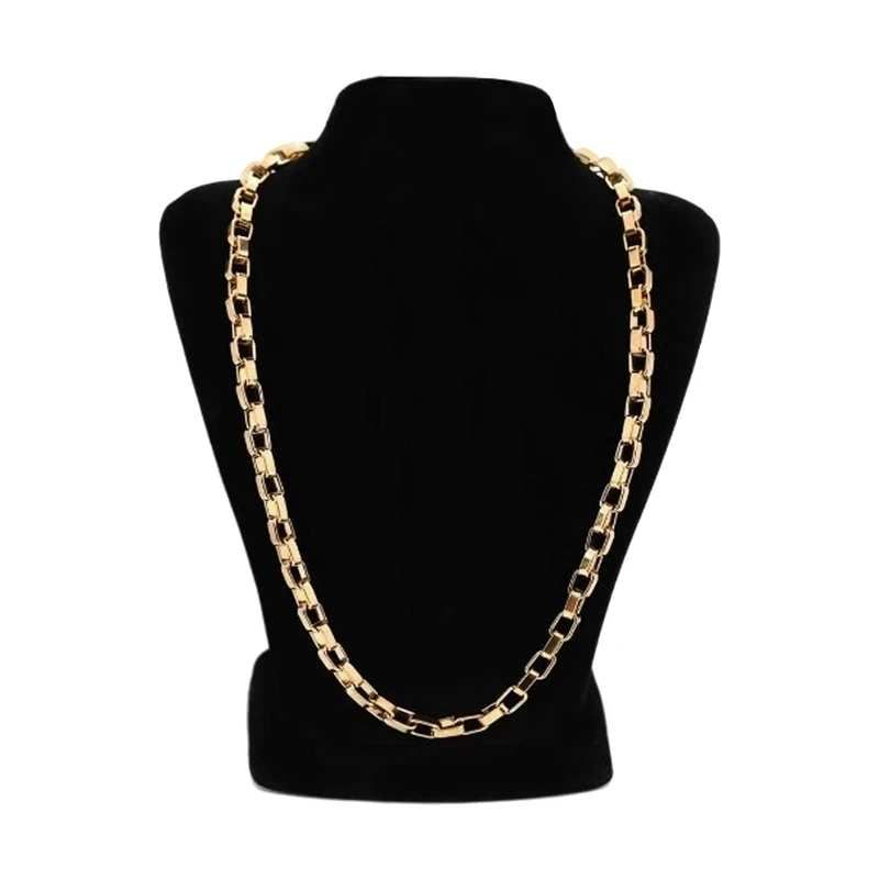 گردنبند طلا کم اجرت 18 عیار زنانه با زنجیر دیپلمات طلای کامک مدل مستطیلی