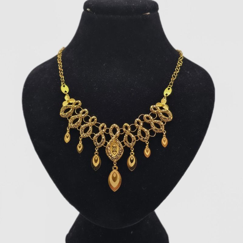 گردنبند طلا کم اجرت ۱۸ عیار زنانه گالری طلا و شمش برلیان مدل کَلکَته